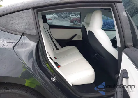 2025 Tesla Model 3 Long Range Rear-Wheel Drive z USA, uszkodzony, nr VIN 5YJ3E1EA2SF913370